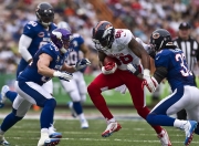 开云体育登录-逆光，方向盘上的赌注与全队的重量