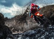 开云体育平台APP-唯一性的夜晚，马丁内利用三个瞬间定格德甲历史