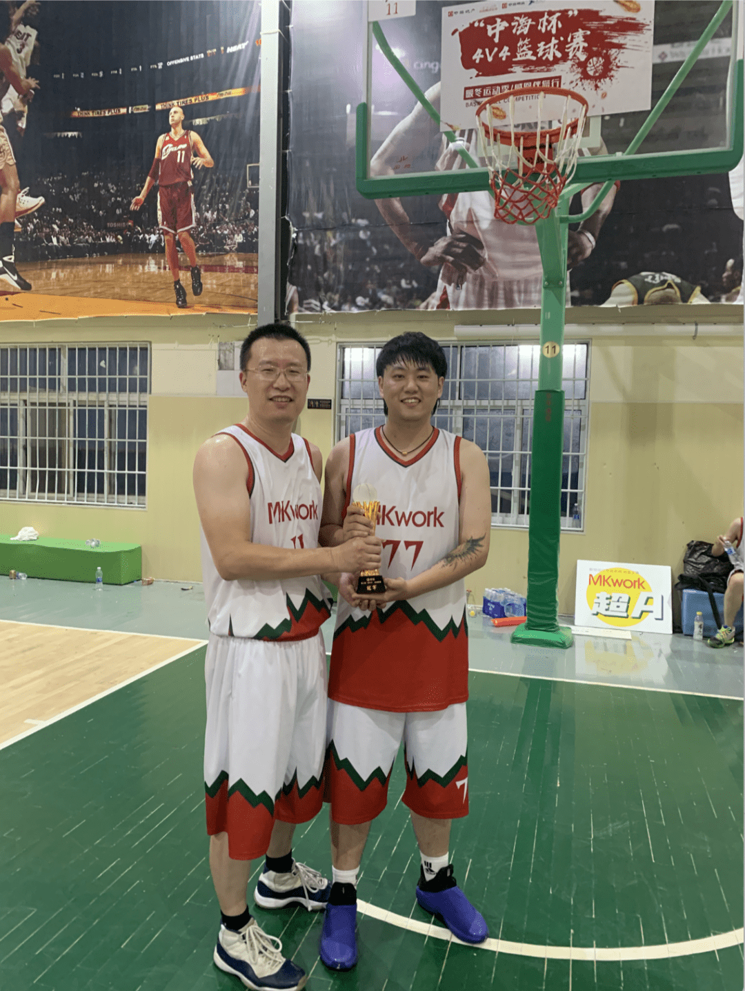 关于球队勇夺冠军！职业篮球联赛决赛激情上演，赛程精彩纷呈的信息