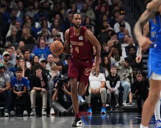 火箭惨败绿军，哈登全场低迷的简单介绍