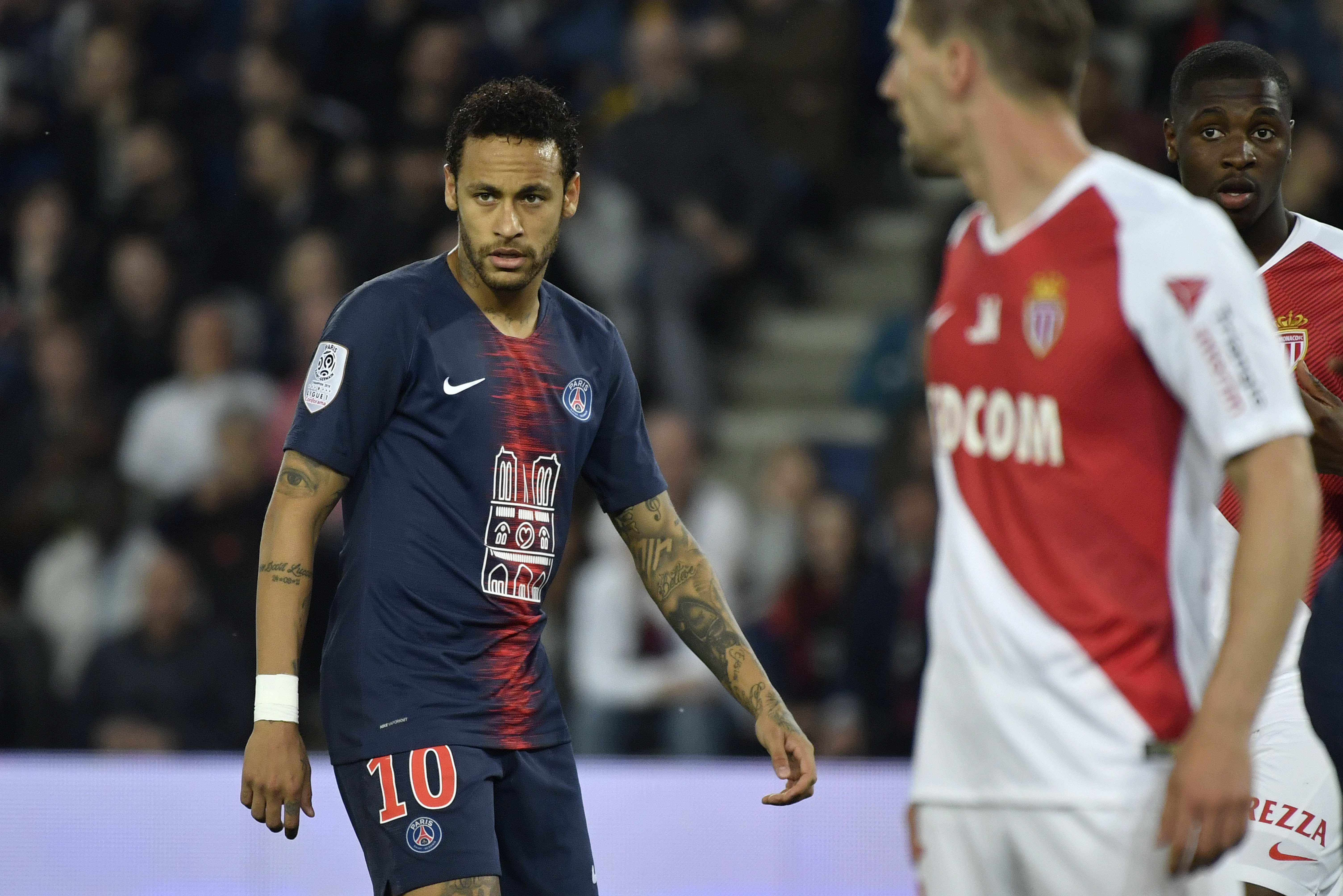 哈维尔领跑射手榜，力争助球队在法甲比赛中夺冠