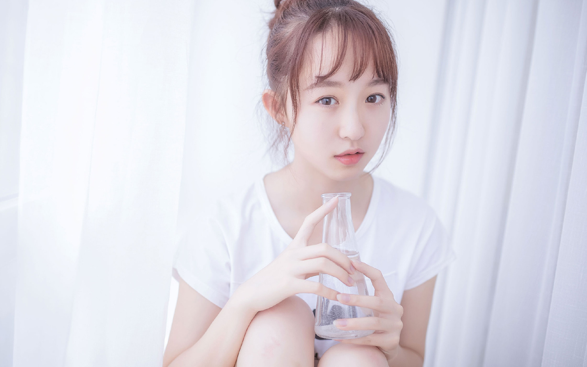 引擎轰鸣与球场呐喊,当F1揭幕战速光遇上国王封锁掘金的铁壁