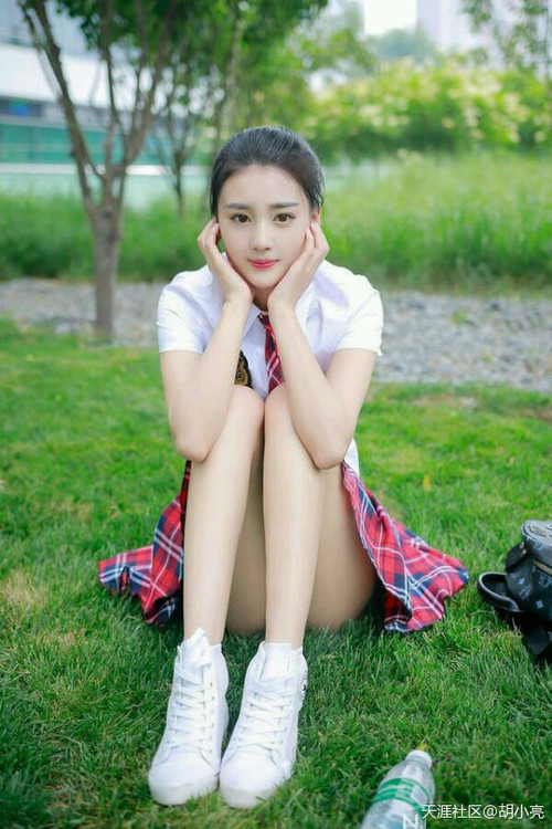 锋线传奇与国家荣耀，关键战中的永恒光芒