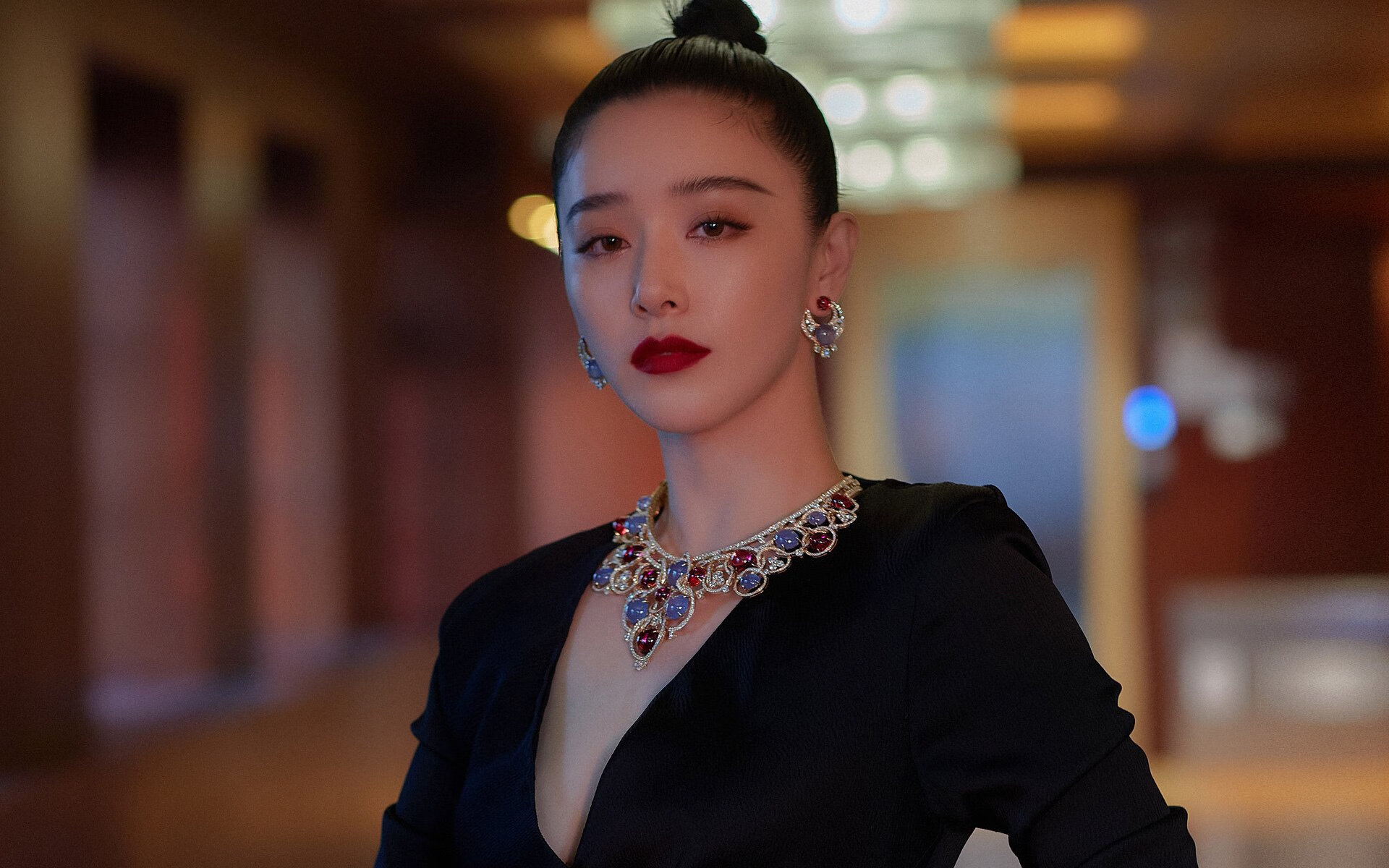 从克瓦拉茨赫利亚的教科书表现到德国稳稳拿下拉齐奥,欧冠夜的双重奏